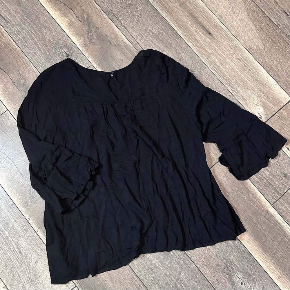Old Navy 3/4 Bell Sleeve Blouse - Picture 6 of 6